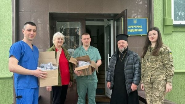 Парафії УПЦ в Європі передали кошти для лікування захисників України